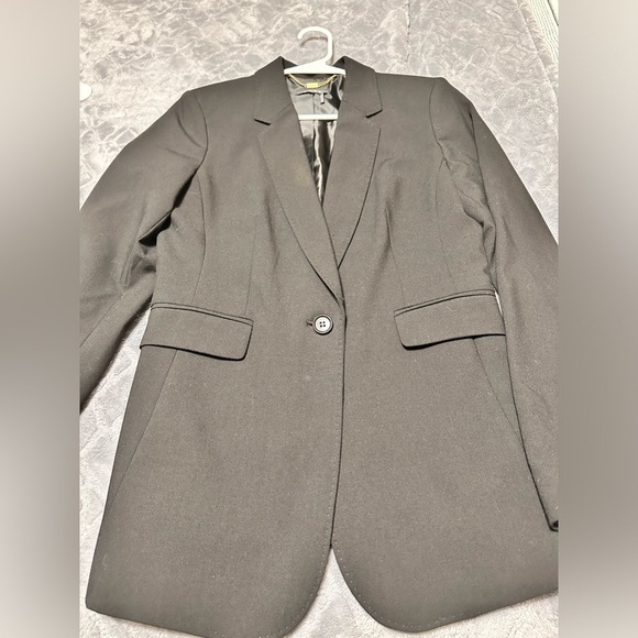 DKNY Women’s Black Blazer - Picture 7 of 11